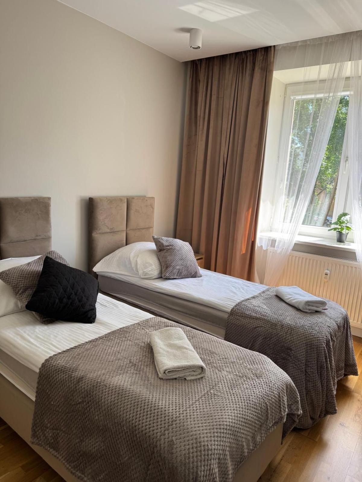 Family & Business Elegant Apartments Kck Ul Astronautow Centrum Downtown - 3 Bedroom, Bath With Hydromassage, Parking