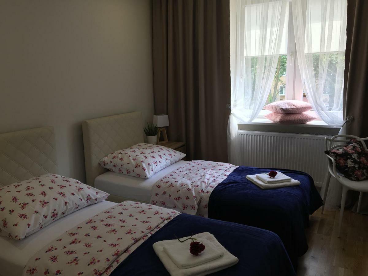 Apartment Family & Business Elegant Ul Astronautow Centrum Downtown - 3 Bedroom, Parking *
