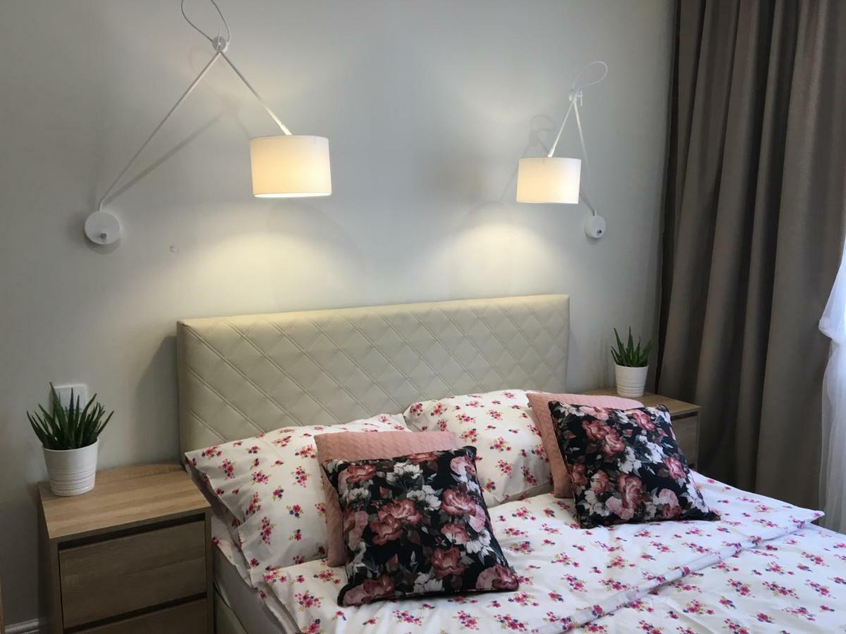 Family & Business Elegant Ul Astronautow Centrum Downtown - 3 Bedroom, Parking Apartment