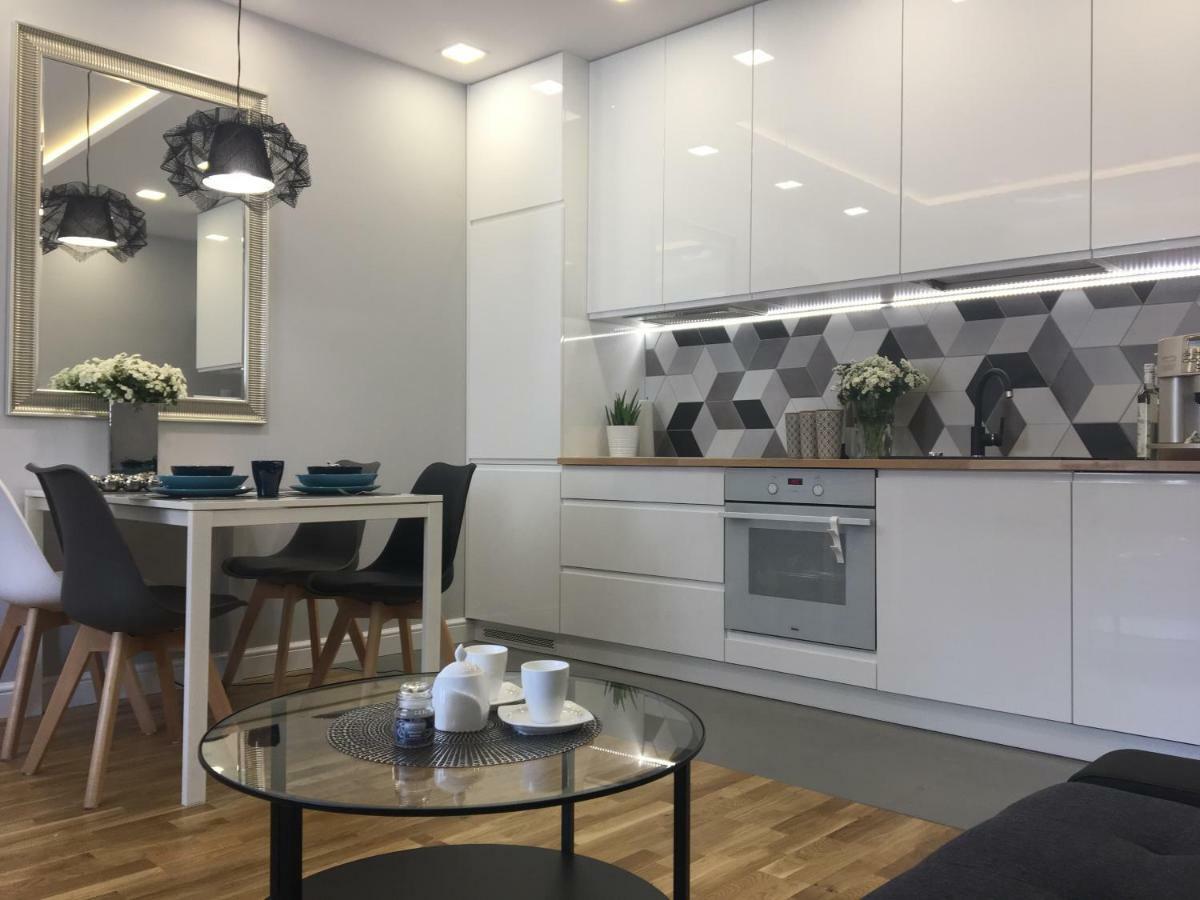 Family & Business Elegant Ul Astronautow Centrum Downtown - 3 Bedroom, Parking