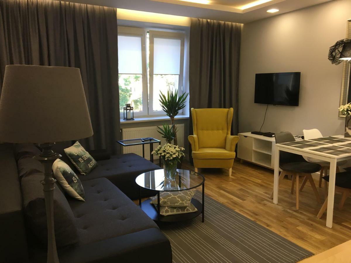 Family & Business Elegant Ul Astronautow Centrum Downtown - 3 Bedroom, Parking Apartment