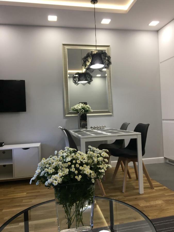 Family & Business Elegant Apartments Kck Ul Astronautow Centrum Downtown - 3 Bedroom, Bath With Hydromassage, Parking Kielce