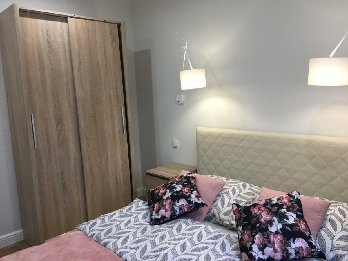 Family & Business Elegant Apartments Kck Ul Astronautow Centrum Downtown - 3 Bedroom, Bath With Hydromassage, Parking Apartment Kielce
